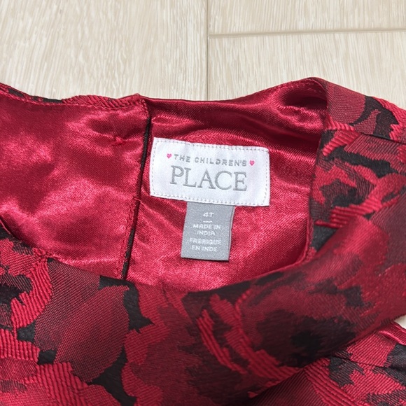3/$10 The Children’s Place 4T Black And Red Floral Dress - Picture 4 of 9